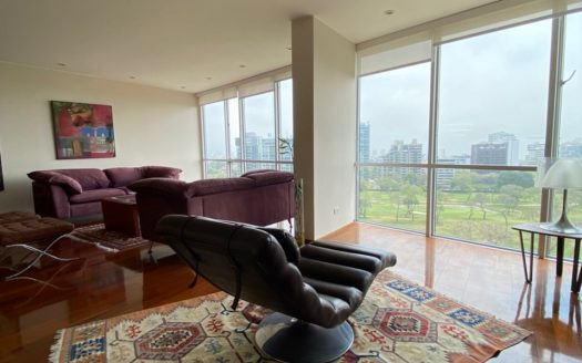 Alquilamos formidable depa vista al Golf